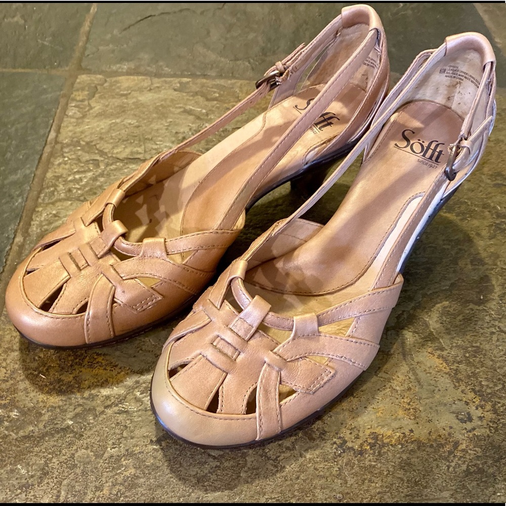 Lovely tan slip on Sofft high heel shoes